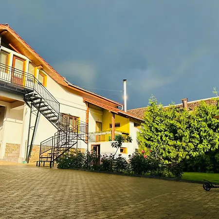 Pensiune Casa La Moara Din Grădină 5*