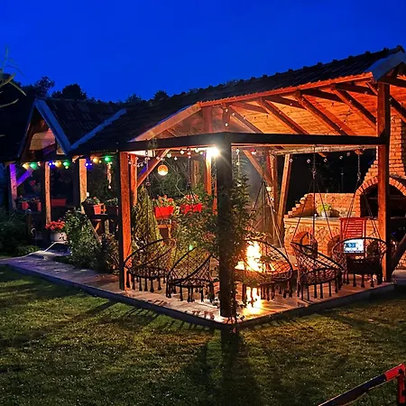 Casa La Moara Din Grădină Pensiune Eftimie Murgu